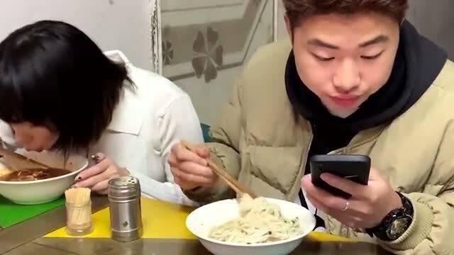 腌菜夫妇邻居爆料视频在线观看,揭秘真实生活点滴  第1张